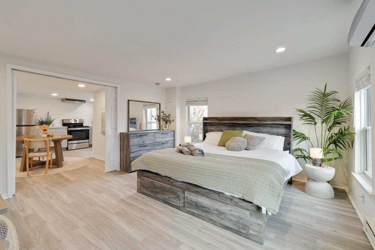 King Luxurious, Modern Couple Retreat